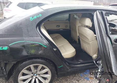 2007 BMW 750Li z USA, uszkodzony, nr VIN WBAHN83517DT71453